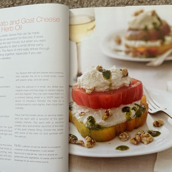 Giada’s Kitchen- New Italian Favorites Hardback Cookbook Like New - Picture 4 of 6